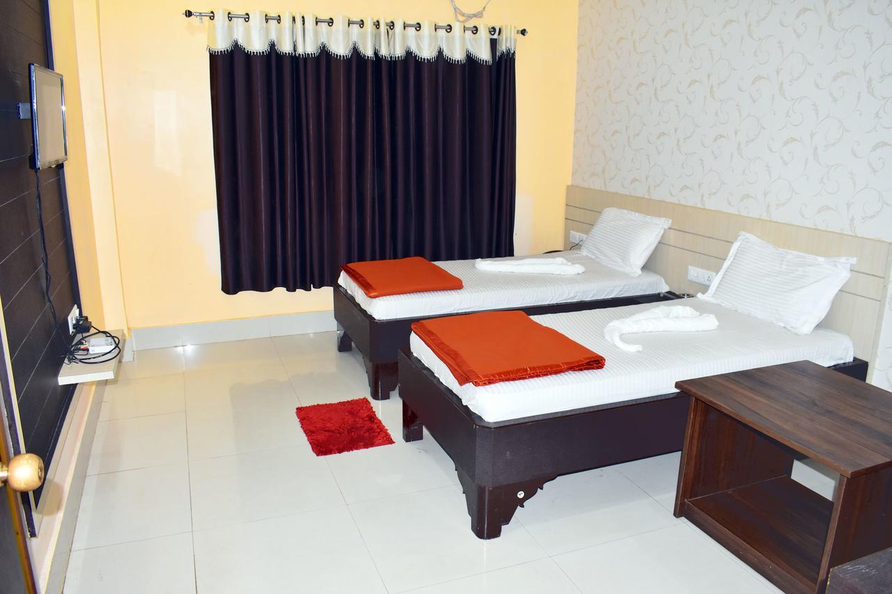 Hotel Triveni Balangir Exterior photo