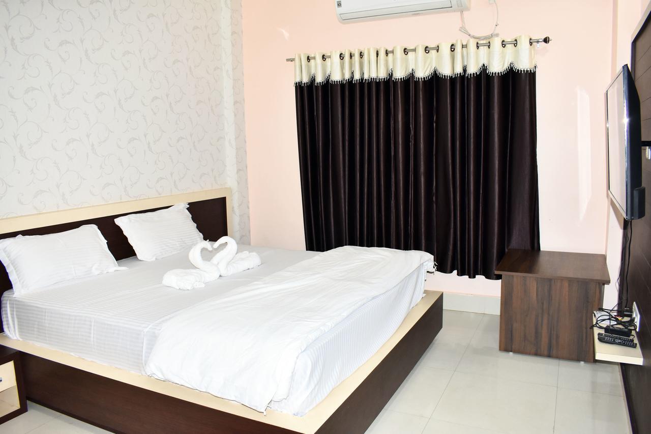 Hotel Triveni Balangir Exterior photo